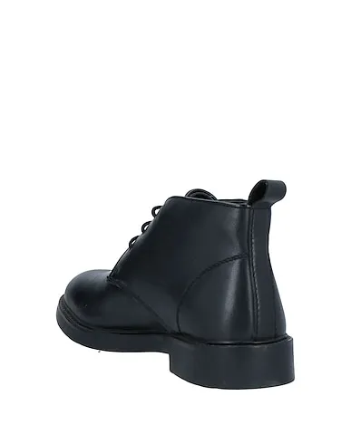 https://images.styletyx.com/images/black-leather-boots-bothega-41-1006597950_3.webp