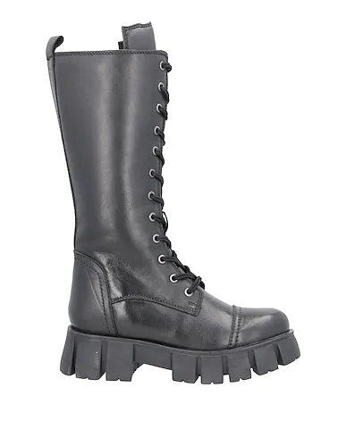 https://images.styletyx.com/images/black-leather-boots-bothega-41-1493105993_1.webp