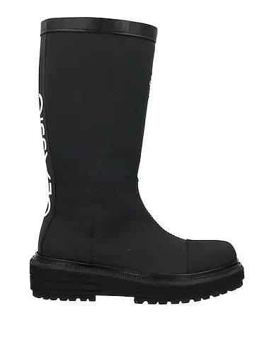 https://images.styletyx.com/images/black-leather-boots-emporio-armani-3191092_1.webp