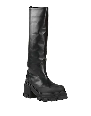 https://images.styletyx.com/images/black-leather-boots-ganni-13198626_2.webp