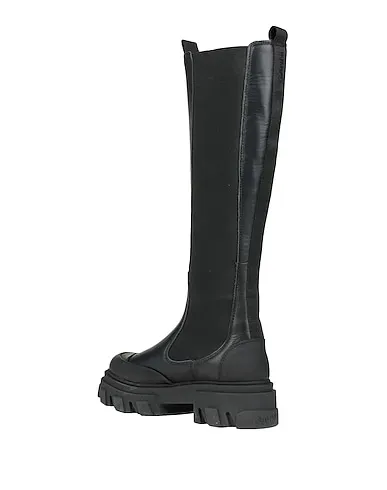 https://images.styletyx.com/images/black-leather-boots-ganni-1910533170_3.webp