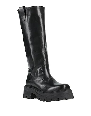 https://images.styletyx.com/images/black-leather-boots-pierfrancesco-vincenti-873933245_2.webp