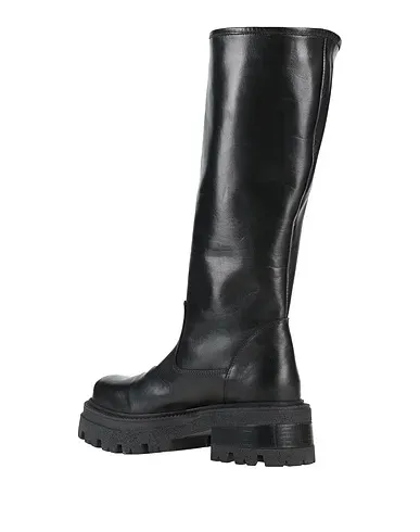 https://images.styletyx.com/images/black-leather-boots-pierfrancesco-vincenti-873933245_3.webp