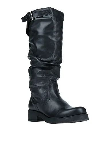 https://images.styletyx.com/images/black-leather-boots-pierfrancesco-vincenti-910561970_2.webp