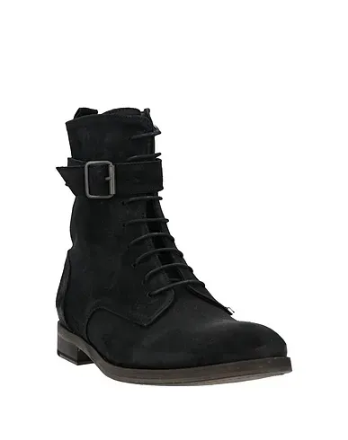 https://images.styletyx.com/images/black-leather-boots-sangue-875323796_2.webp