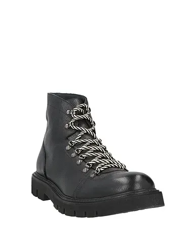 https://images.styletyx.com/images/black-leather-boots-seboy-s-1007073355_2.webp