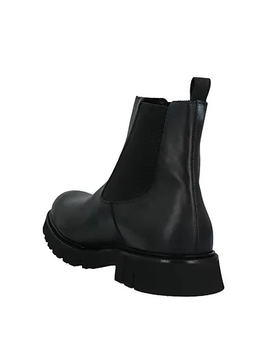 https://images.styletyx.com/images/black-leather-boots-seboy-s-711423678_3.webp