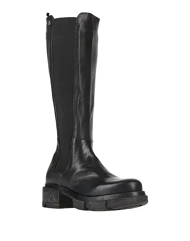 https://images.styletyx.com/images/black-leather-boots-zeis-excelsa-16169482_2.webp
