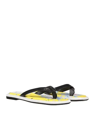 https://images.styletyx.com/images/black-leather-flip-flops-n21-875891483_2.webp