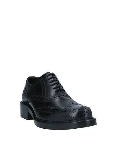 https://images.styletyx.com/images/black-leather-laced-shoes-dsquared2-13495573_2.webp