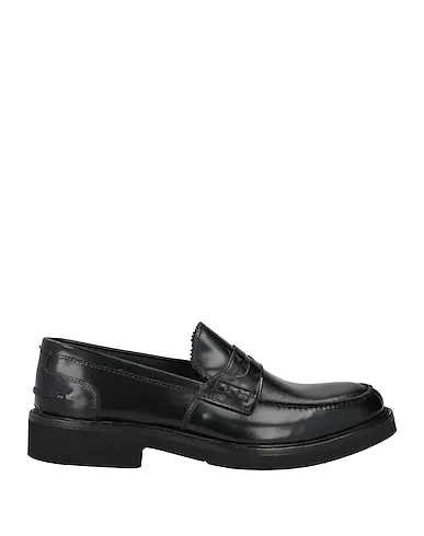 https://images.styletyx.com/images/black-leather-loafers-alessandro-gilles-1006493469_1.webp