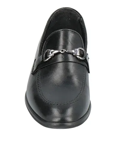 https://images.styletyx.com/images/black-leather-loafers-brawn-s-12957920_4.webp