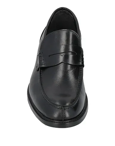 https://images.styletyx.com/images/black-leather-loafers-brawn-s-999549374_4.webp