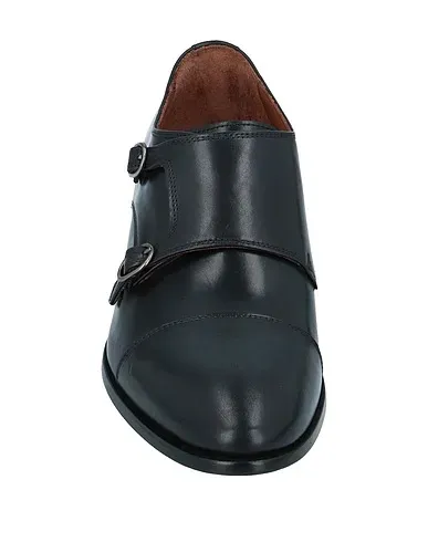 https://images.styletyx.com/images/black-leather-loafers-ciro-lendini-2953197_4.webp