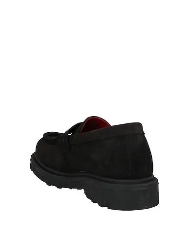 https://images.styletyx.com/images/black-leather-loafers-cult-13161148_3.webp