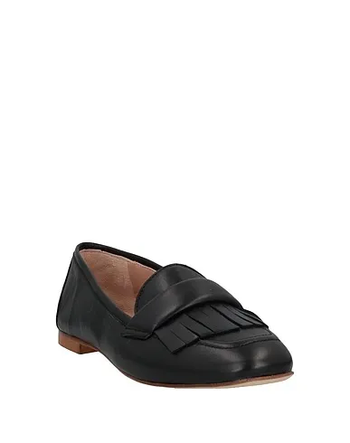 https://images.styletyx.com/images/black-leather-loafers-donnalei-13302618_2.webp