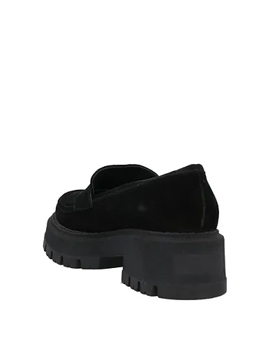 https://images.styletyx.com/images/black-leather-loafers-emanuela-passeri-1961715822_3.webp