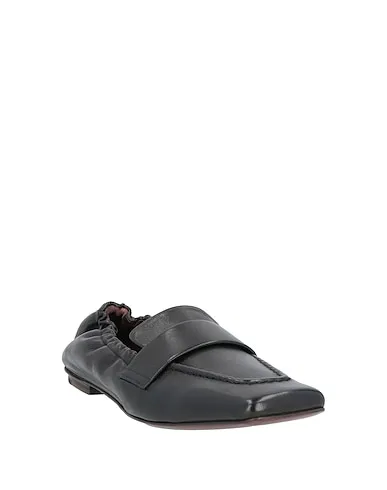 https://images.styletyx.com/images/black-leather-loafers-hazy-872678321_2.webp
