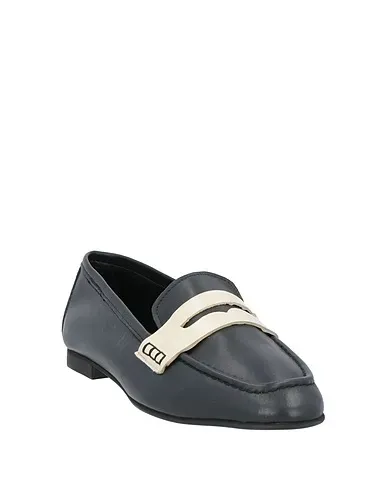 https://images.styletyx.com/images/black-leather-loafers-islo-isabella-lorusso-1004911068_2.webp