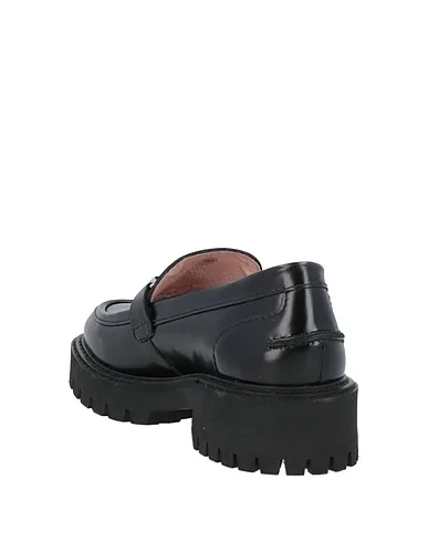 https://images.styletyx.com/images/black-leather-loafers-last-1005131102_3.webp