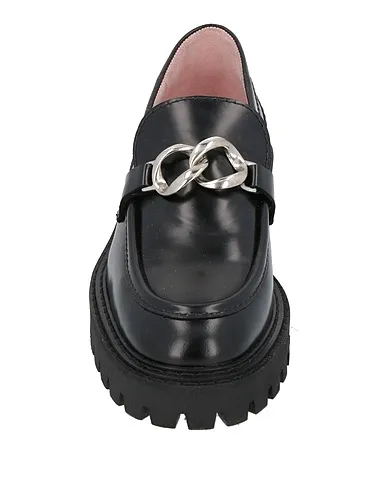 https://images.styletyx.com/images/black-leather-loafers-last-1005131102_4.webp
