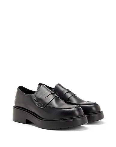 https://images.styletyx.com/images/black-leather-loafers-leonardo-principi-2610853_3.webp