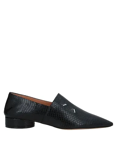 https://images.styletyx.com/images/black-leather-loafers-maison-margiela-13199040_1.webp