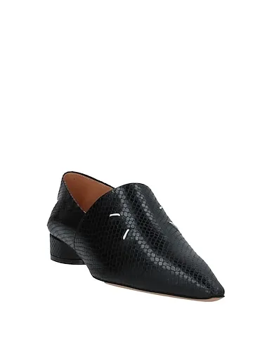 https://images.styletyx.com/images/black-leather-loafers-maison-margiela-13199040_2.webp