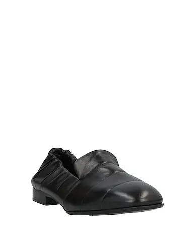 https://images.styletyx.com/images/black-leather-loafers-pas-de-rouge-1154205_2.webp
