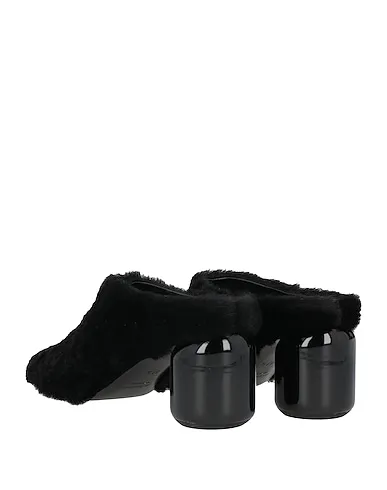 https://images.styletyx.com/images/black-leather-mules-and-clogs-jil-sander-910495383_3.webp