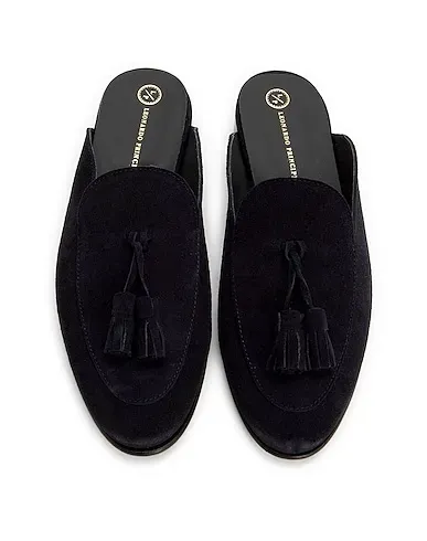 https://images.styletyx.com/images/black-leather-mules-and-clogs-leonardo-principi-3191639_2.webp