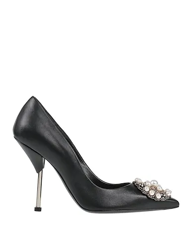 https://images.styletyx.com/images/black-leather-pump-alexander-mcqueen-13445733_1.webp