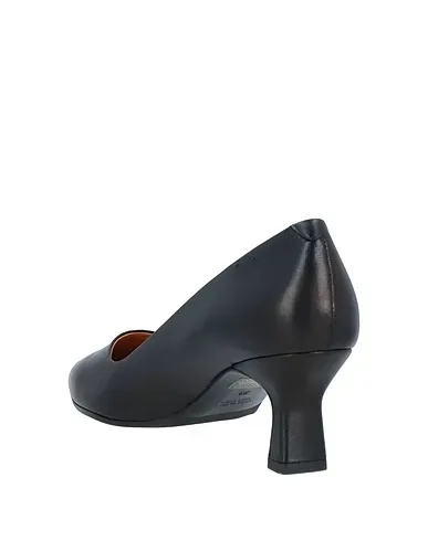 https://images.styletyx.com/images/black-leather-pump-couture-1003870338_3.webp