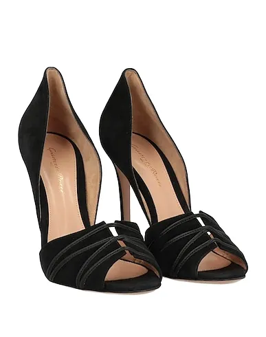 https://images.styletyx.com/images/black-leather-pump-gianvito-rossi-13259125_2.webp
