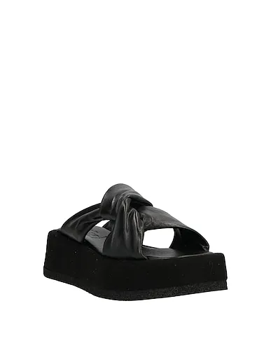 https://images.styletyx.com/images/black-leather-sandals-1725-a-912272294_2.webp