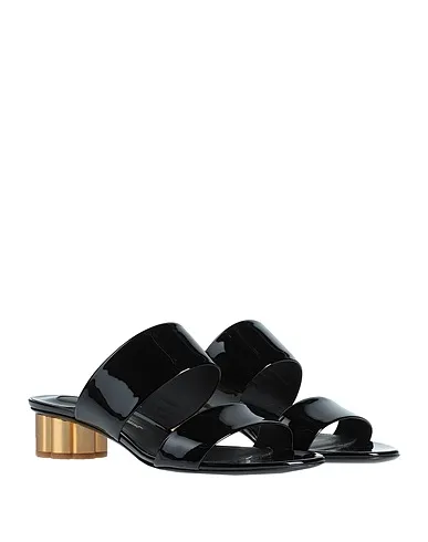https://images.styletyx.com/images/black-leather-sandals-ferragamo-1225416044_2.webp