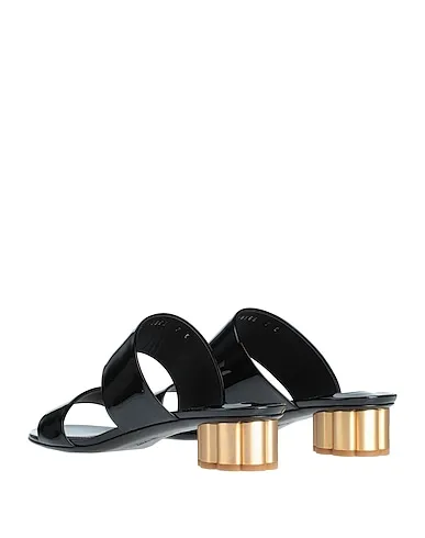 https://images.styletyx.com/images/black-leather-sandals-ferragamo-1225416044_3.webp