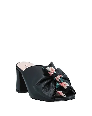 https://images.styletyx.com/images/black-leather-sandals-loretta-pettinari-1236630_2.webp