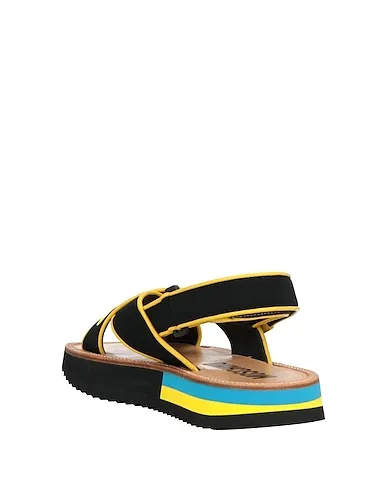 https://images.styletyx.com/images/black-leather-sandals-love-moschino-1929133109_3.webp