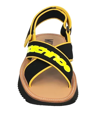 https://images.styletyx.com/images/black-leather-sandals-love-moschino-1929133109_4.webp