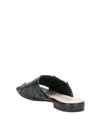 https://images.styletyx.com/images/black-leather-sandals-poesie-veneziane-12942120_3.webp
