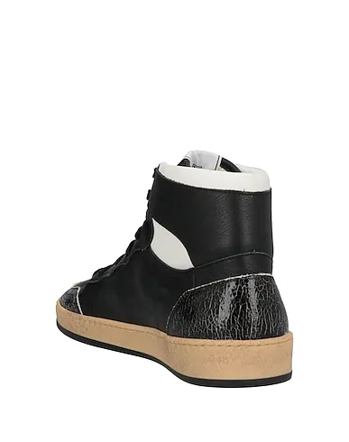 https://images.styletyx.com/images/black-leather-sneakers-4b12-13226168_3.webp