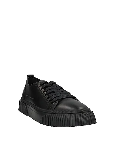 https://images.styletyx.com/images/black-leather-sneakers-ami-alexandre-mattiussi-13675243_2.webp