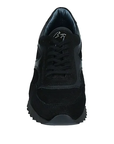 https://images.styletyx.com/images/black-leather-sneakers-cesare-p-2729310_4.webp