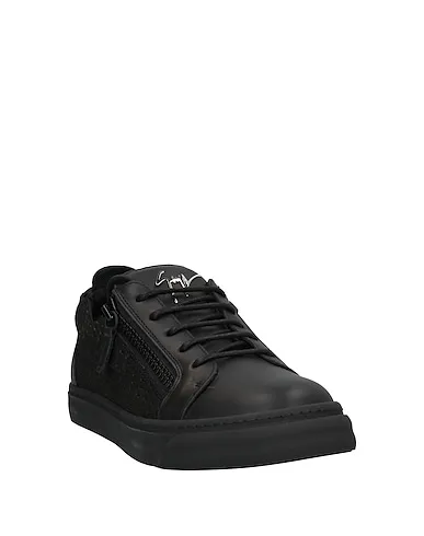 https://images.styletyx.com/images/black-leather-sneakers-giuseppe-zanotti-13086691_2.webp