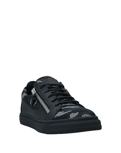 https://images.styletyx.com/images/black-leather-sneakers-giuseppe-zanotti-13086700_2.webp