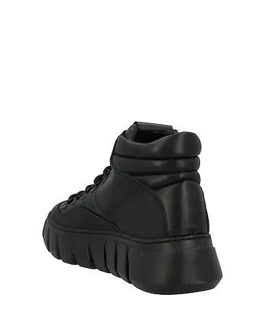 https://images.styletyx.com/images/black-leather-sneakers-mich-e-simon-13194915_3.webp