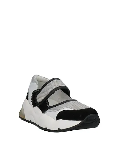 https://images.styletyx.com/images/black-leather-sneakers-voile-blanche-12921492_2.webp