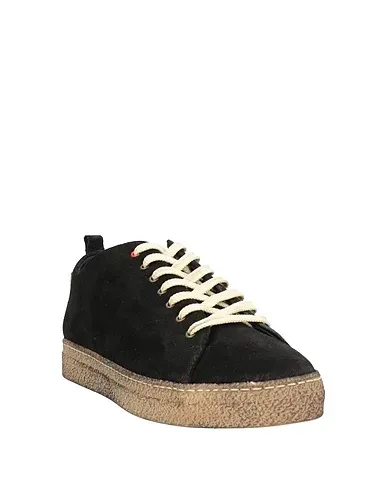 https://images.styletyx.com/images/black-leather-sneakers-wally-walker-13353541_2.webp