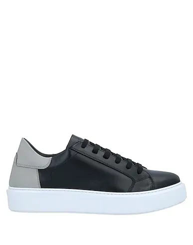 https://images.styletyx.com/images/black-leather-sneakers-ylati-1365794_1.webp